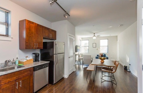 Music Row Apartment | Cozysuites Music Row Stylish 2BR-free parking 59