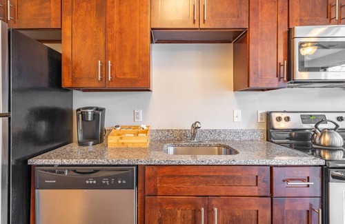 Music Row Apartment | CozySuites MusicRow Astonishing SDO free parking22