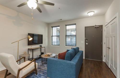 Music Row Apartment | CozySuites MusicRow Alluring 1BR w free parking 43