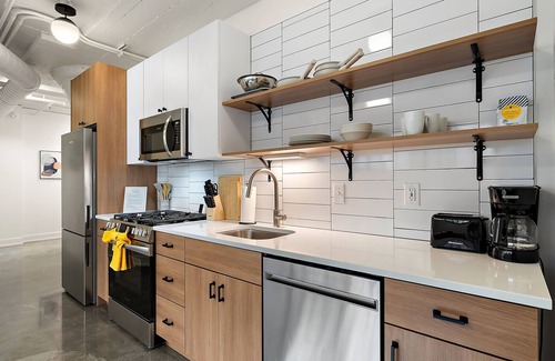 Warehouse District Apartment | CozySuites NLG - Modern 2BR condo #10