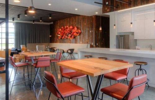 Lower Lawrenceville Apartment | Cozysuites Trendy SDO Lawrenceville