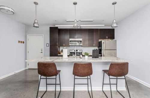 Cole-Noble District Apartment | CozySuites TWO Stylish Apts Monument Cir