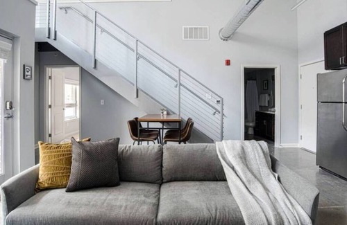 Cole-Noble District Apartment | CozySuites TWO Stylish Apts Monument Cir