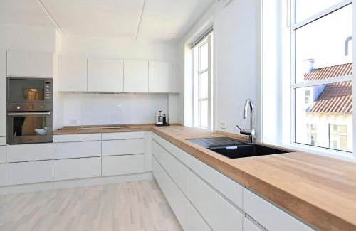 København V Apartment | CPH Lux apartm, 2 FULL BATHROOMS 2th