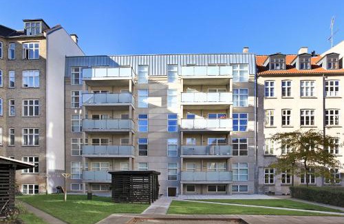 København V Apartment | CPH Lux apartm, 2 FULL BATHROOMS 2th
