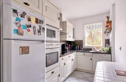 Creteil Apartment | Créteil Accommodation A
