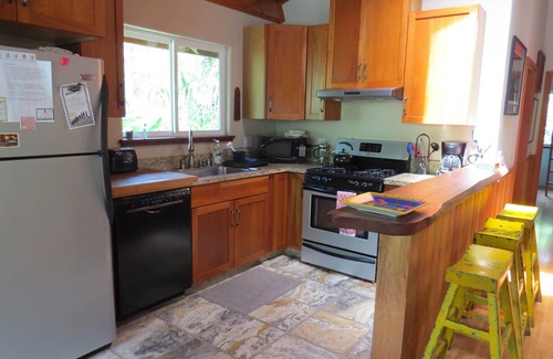 Kailua-Kona Cottage | Craftsman Cottage on 6 forested acres