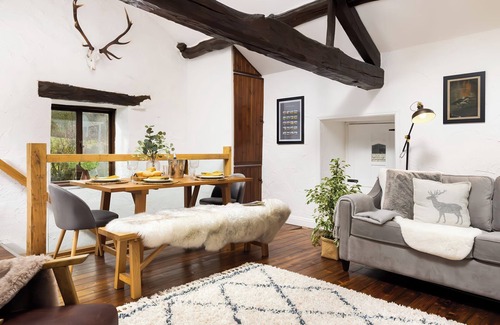 Hawkshead Cottage | CRAFTSMAN COTTAGE, pet friendly, with open fire in Hawkshead
