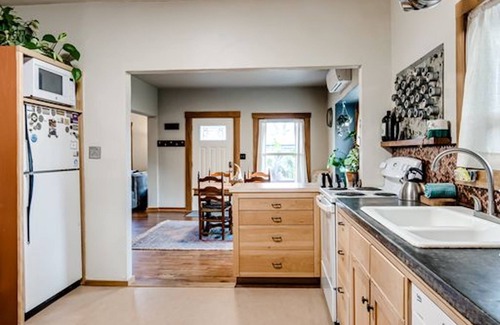 Eugene House | Craftsman Oasis- Cozy Cottage w/Fire Pit
