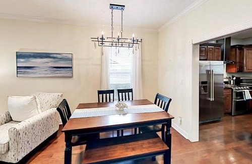 San Jacinto House | Craftsman on Seawall