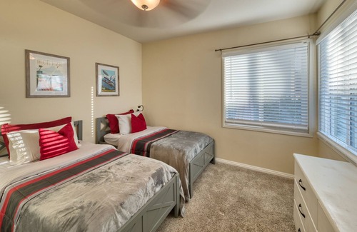 Monrovia House | Craftsmen Pool Home Near The Foothills