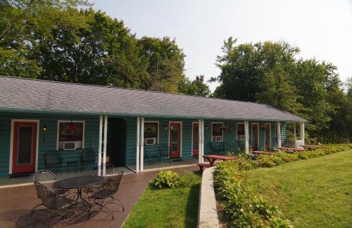 Lake George Resort | Cramers Point Lake Breeze