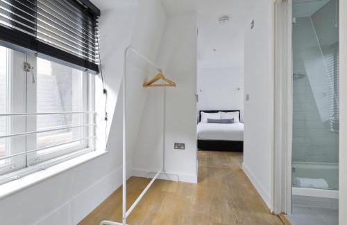 Temple Apartment | Crane Court by City2Stay