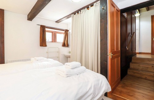 Newbiggin-on-Lune Cottage | CRANESBILL BARN, pet friendly, with open fire in Kirkby Stephen