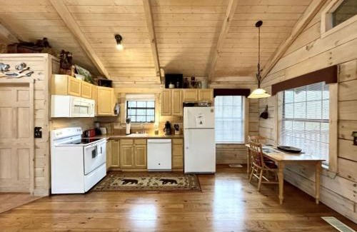 Tellico Plains House | Crazy Bear - Motorcycle Friendly Home with Hot Tub and Grill
