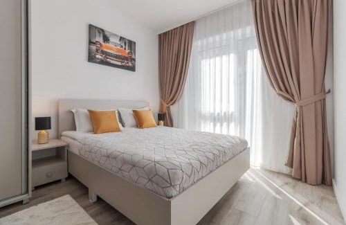 Oradea Apartment | Cream Divine