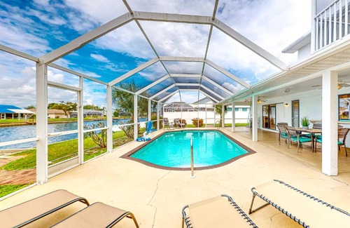 Fort Myers House | Creating Memories by the Canal
