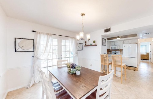Fort Myers House | Creating Memories by the Canal