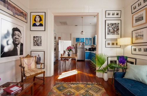 Esplanade Ridge House | Creative Gallery, Radiant Lofty Sunlit 1 Bedroom 2 Guest Apt- 19STR-17055