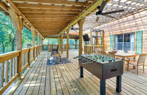 Royal House | Creek Access, Games Family-Friendly Royal Retreat