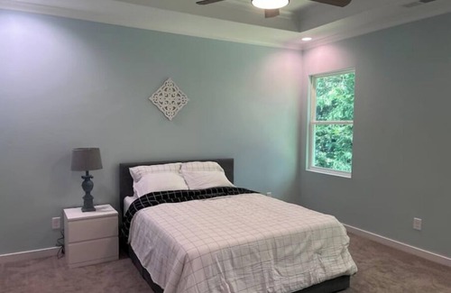 Acworth House | Creek and Garden New Homen