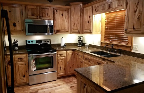 Hiawassee House | Creek At Your Feet! Fishing Pole in your Hand!
