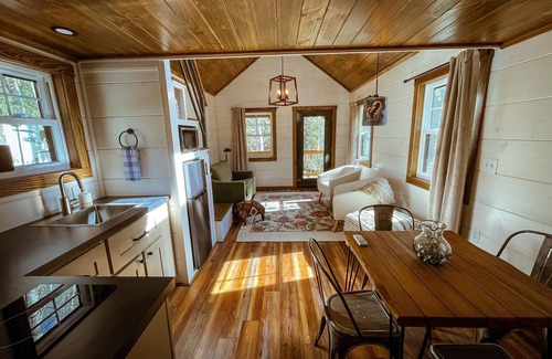 Old Fort Cabin | Creek Cabin