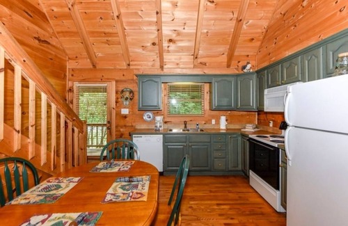 Townsend Cabin | Creekside 2 Bedroom Cabin by RedAwning