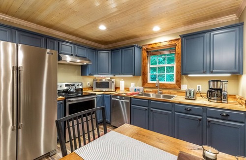 Lake Nantahala Cabin | Creekside Bliss - Stunning Custom Mountain Home with a Hot Tub I Convenient to WCU!