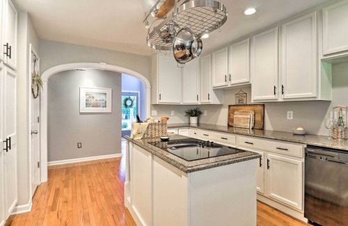 Brevard House | Creekside Brevard Home < 1 Mi to Downtown!