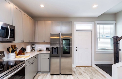 North Charleston House | Creekside Bungalow, Park Circle, 15m dtwn CHS
