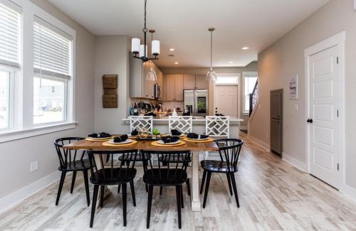 North Charleston House | Creekside Bungalow Park Circle 15m dtwn CHS