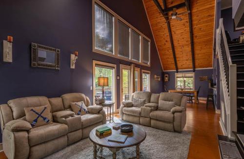 Newland House | Creekside Cabin at Linville Land Harbor