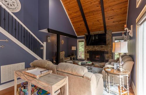 Newland House | Creekside Cabin at Linville Land Harbor