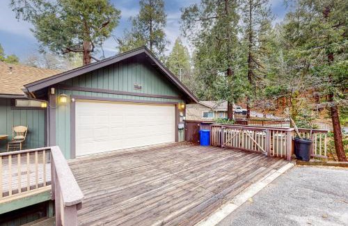 Crestline House | Creekside Cabin