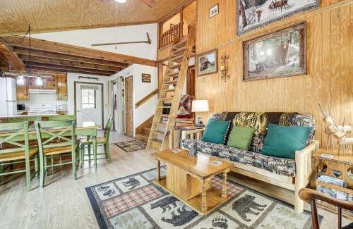 Whittier House | Creekside Cabin with Deck and Grill in Whittier!