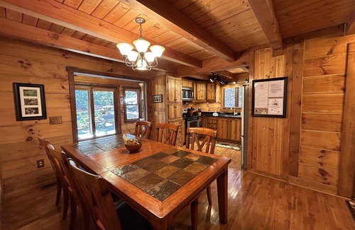 Banner Elk Cabin | Creekside Comfort NC - Creekside cabin minutes from amazing hiking and skiing.