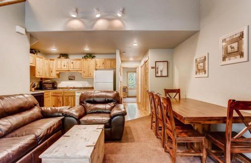 Fall River Estates Apartment | Creekside Condos E by Estes Park Condos