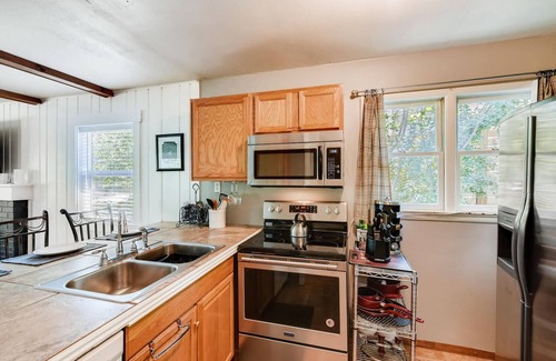 Broadmoor House | "Creekside" Cottage in Cheyenne Canyon