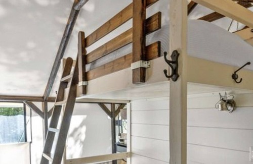 Greenbrier House | Creekside Farm Lower Tent