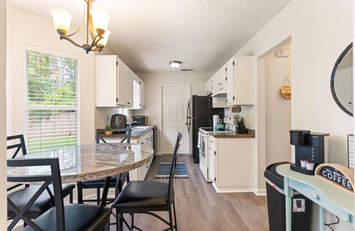 Brunswick House | Creekside Hideaway | 3 Bed, 3 Bath