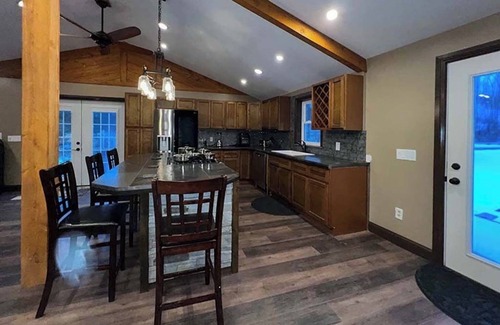 Town of Throop House | Creekside Hideaway 4 Bedroom House