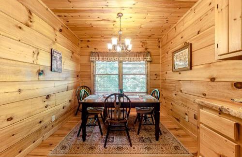 McCaysville House | Creekside Hideaway