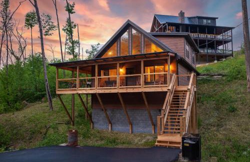 Chalet Village North House | Creekside Manor Too cabin