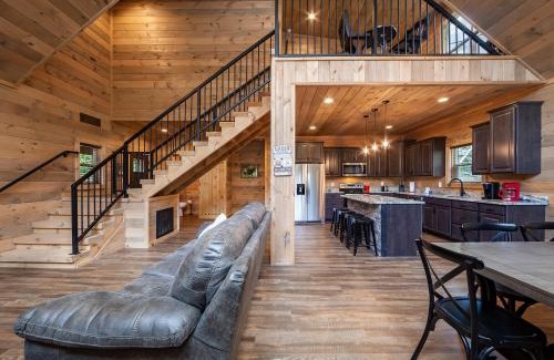 Chalet Village North House | Creekside Manor Too cabin