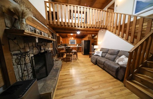 Purlear Cabin | Creekside Overlook Cabin | Fireplace