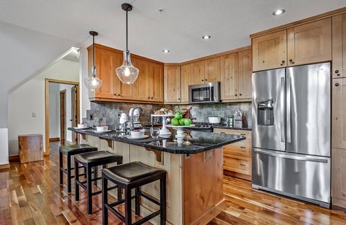 Canmore Condo | Creekside Perfect Penthouse| | Mountain Views | Hot Tub | Prime Location