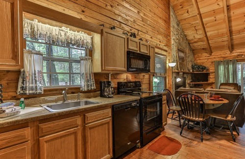 Cashes Valley Cabin | Creekside Reflections