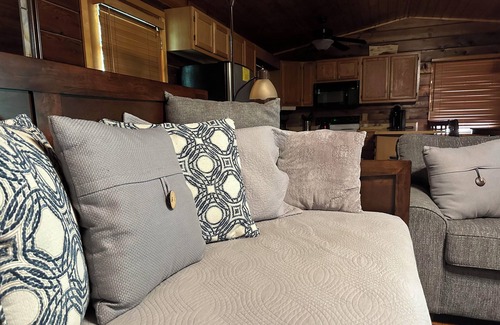 Franklin Cabin | Creekside Smoky Mountain Log Home