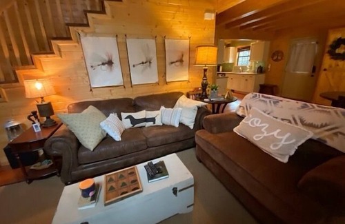 Ellijay House | Creekside Storie. Waterfalls, Hiking, Biking, Hot Tub, Creek, Creekside Storie. Hot Tub, Cohutta For.
